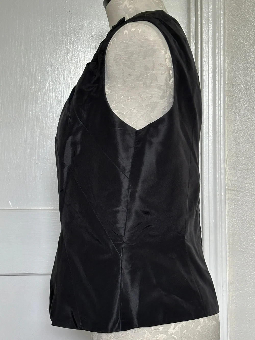 Carmen Marc Valvo Collection Black Silk Rosette Sleeveless Blouse Top Size 14 - Picture 4 of 13